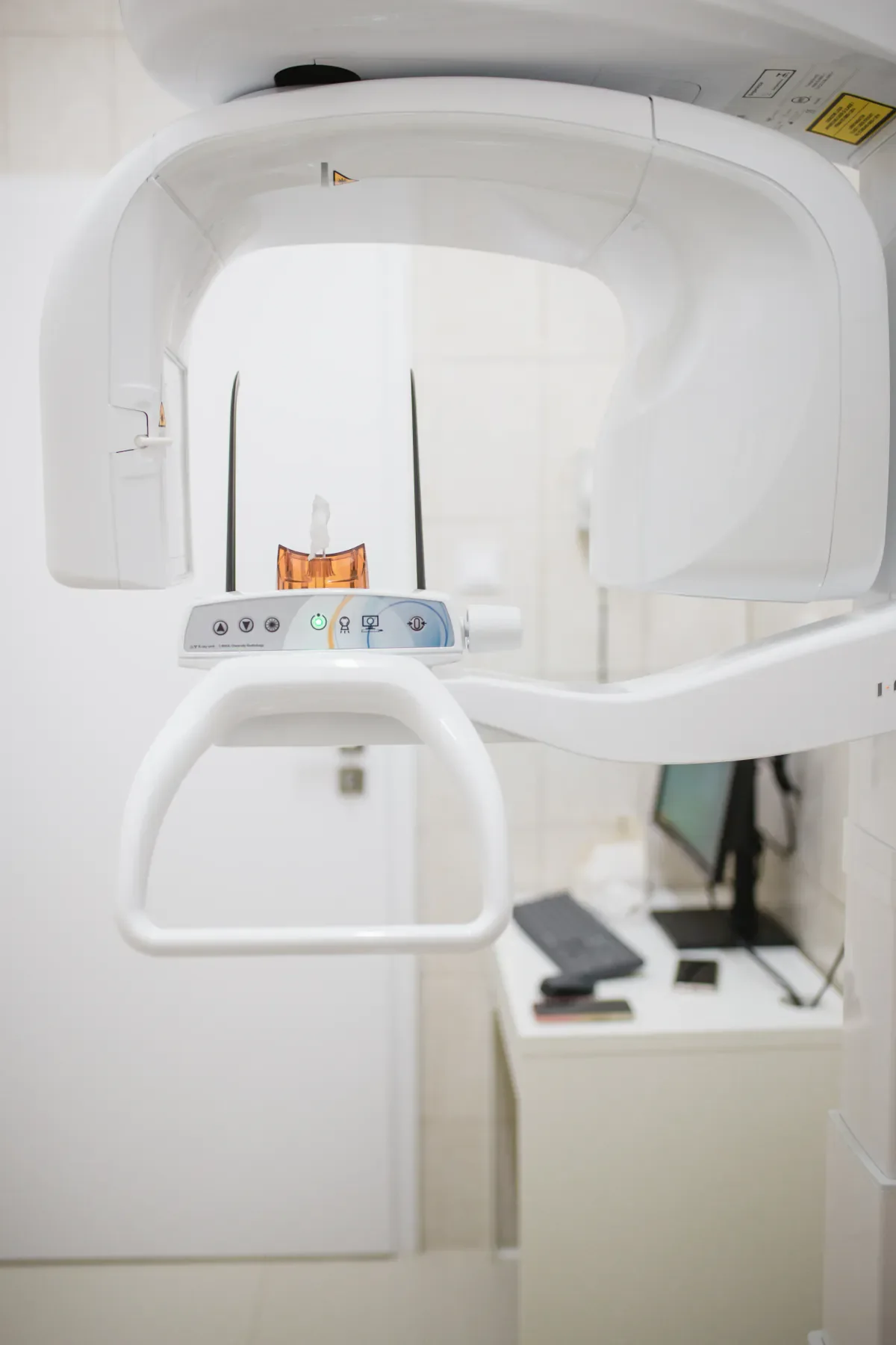 CBCT scanning equipment at the clinic