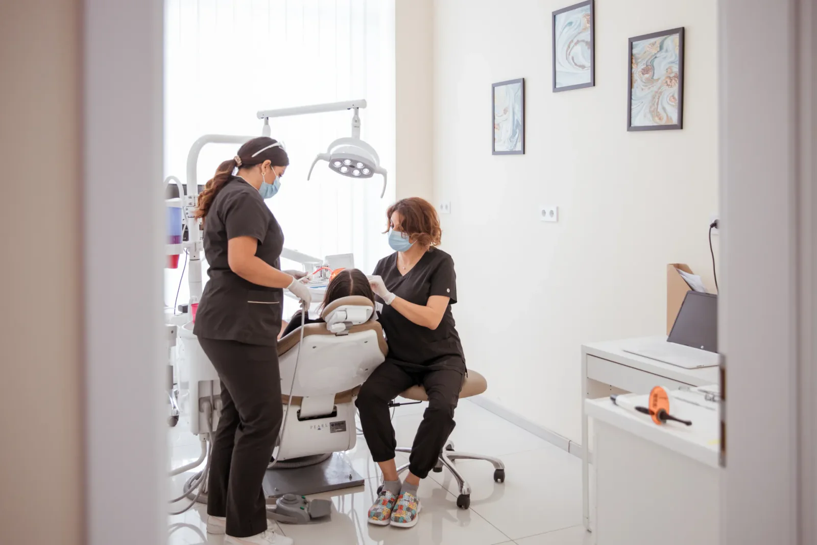 A patient receiving care at Petőfi Dental